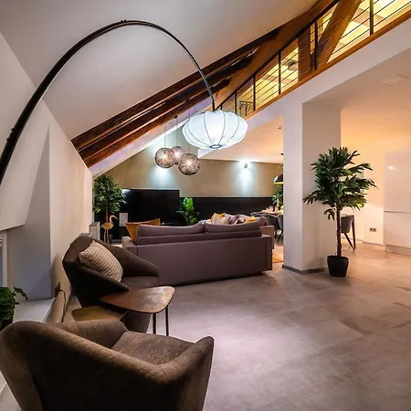 Near Duomo 4bedrooms * Milaan