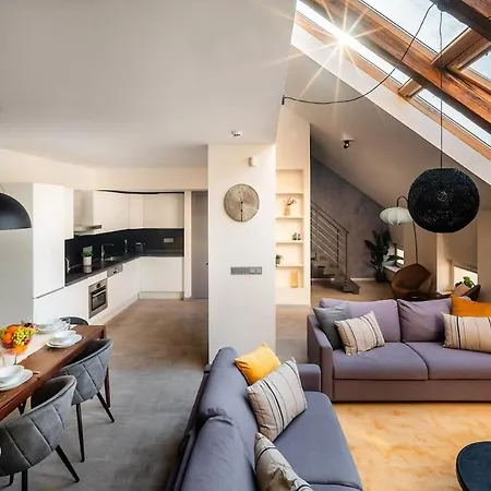 Appartement Near Duomo 4bedrooms Milaan